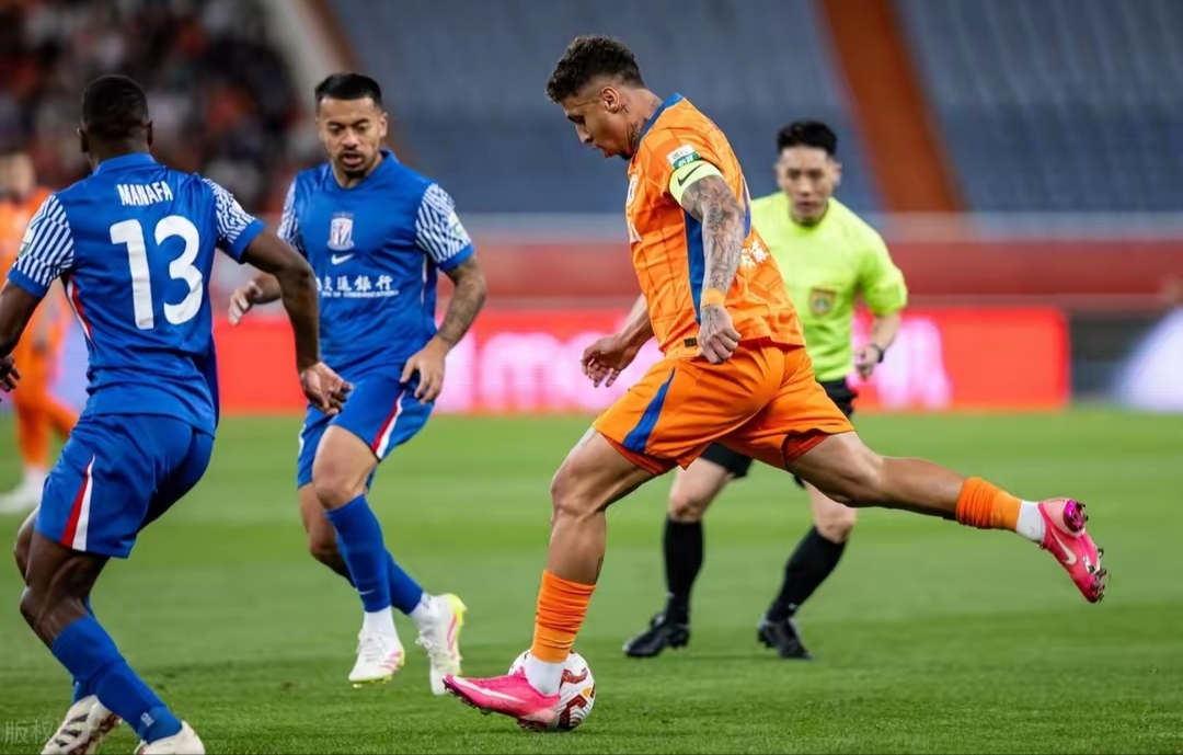 乐鱼官网-包含成都蓉城赛后豪取连胜冲刺阶段西汉姆备战葡超，网友：广厦男篮伤情更新备战中超的词条